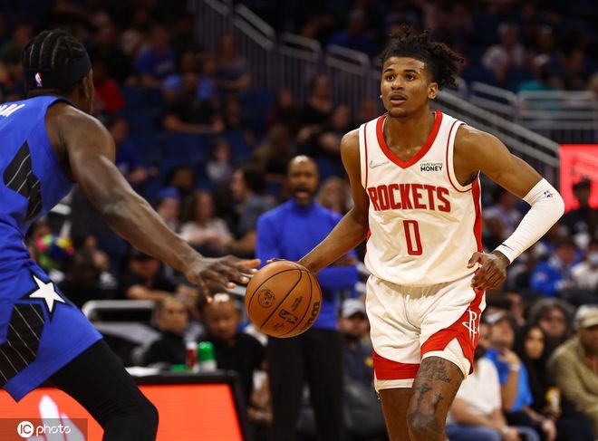 土球员的依 土球员的依