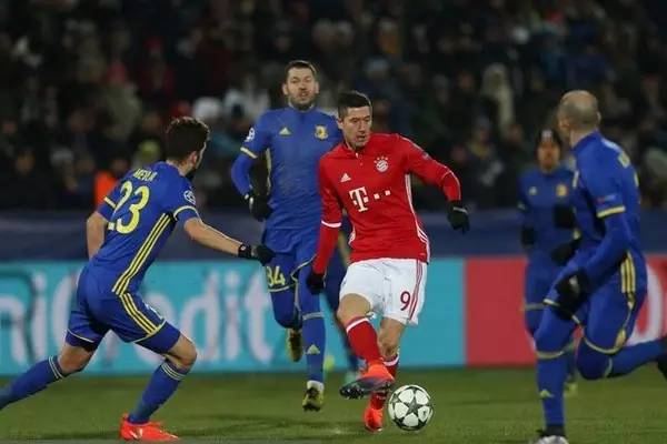 丝复杂的笑 丝复杂的笑